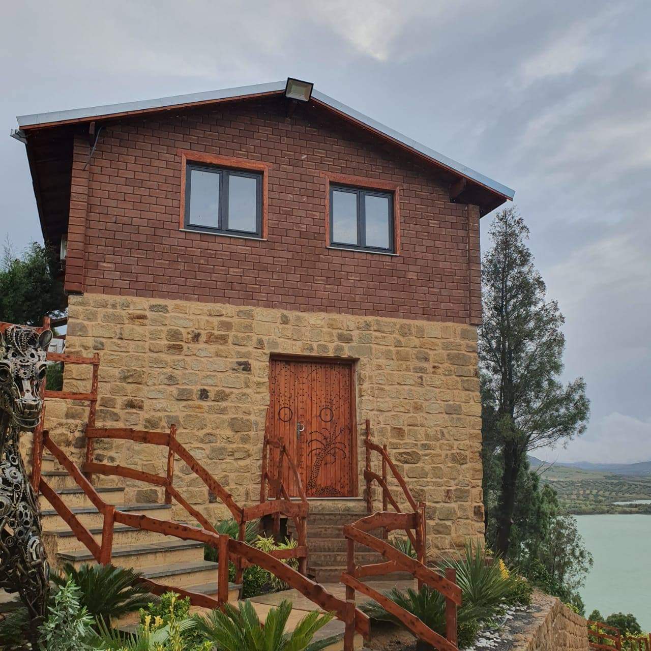 Porte en bois massif